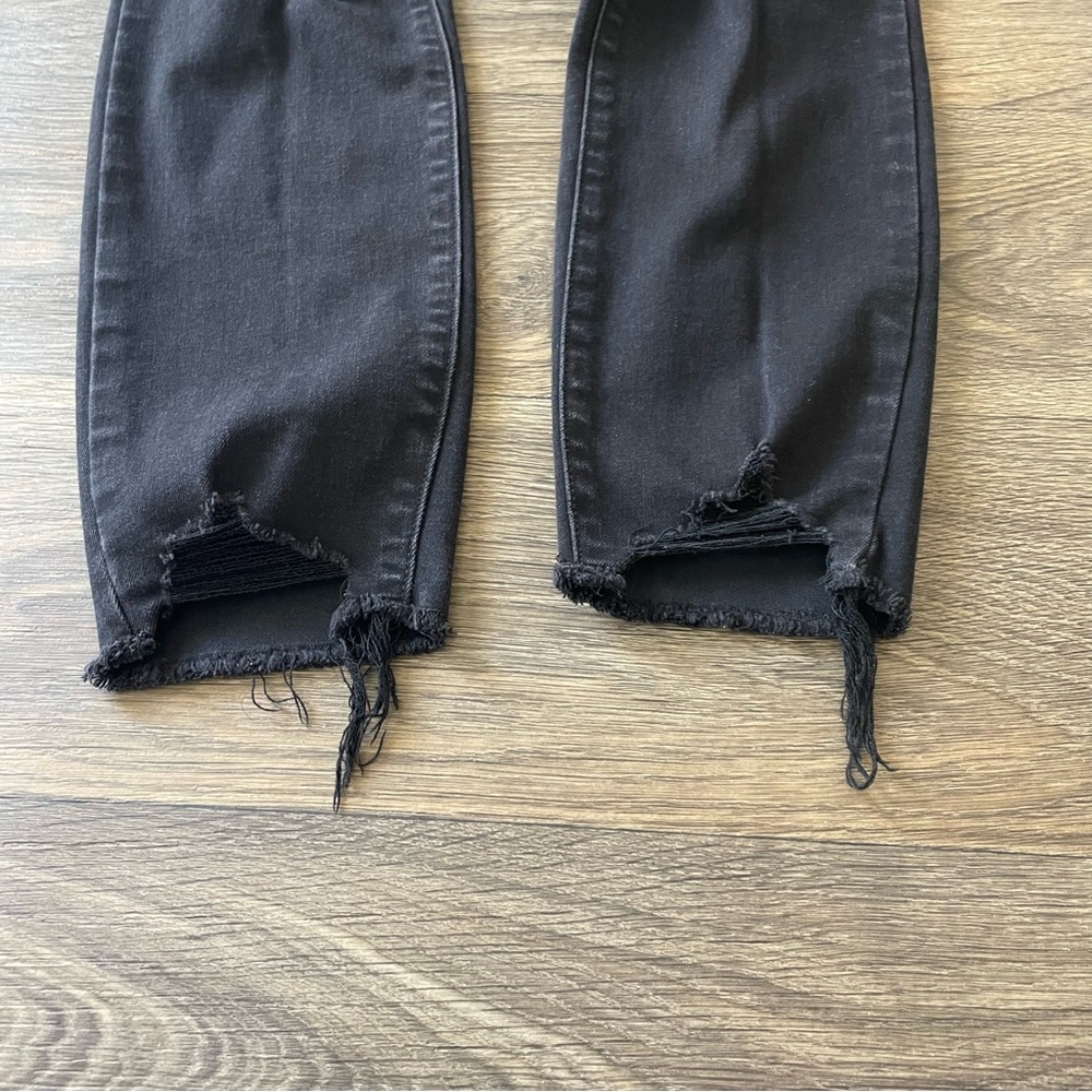 Universal Thread Jeans - Picture 4 of 7